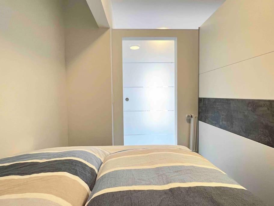 Beste Lage - Altstadt City - 1,5 Zimmer Apartment Dusseldorf